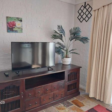 Sweet Home By The Golf Course Canberra Extérieur photo