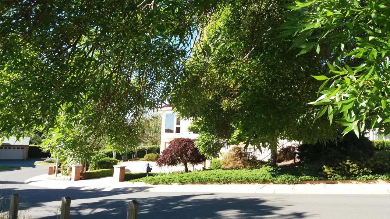 Sweet Home By The Golf Course Canberra Extérieur photo