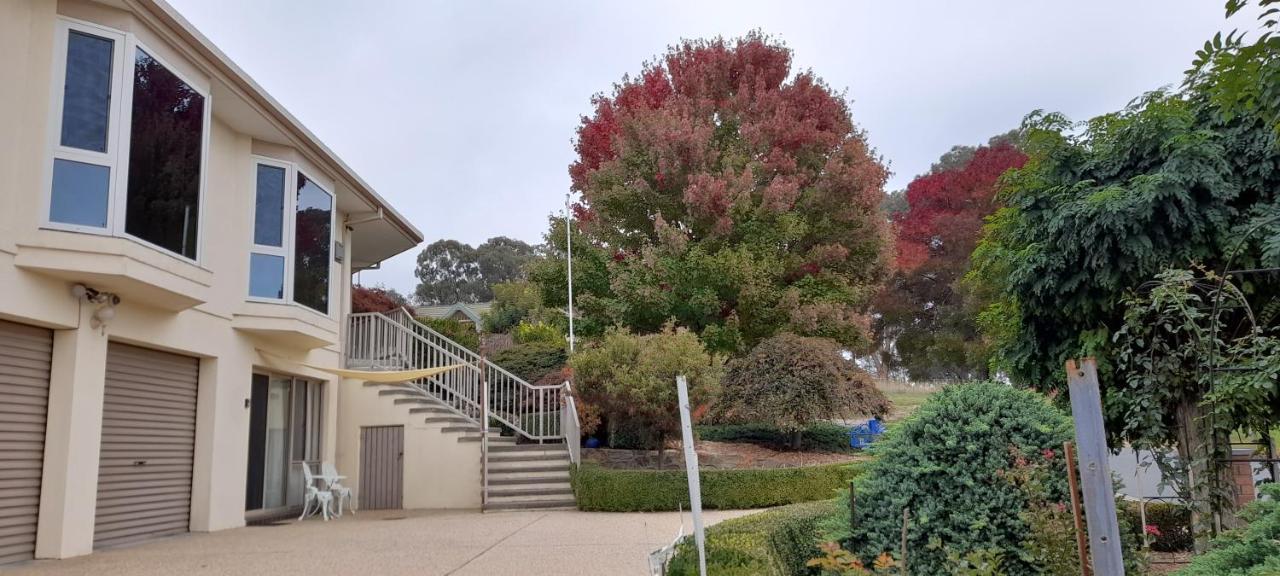 Sweet Home By The Golf Course Canberra Extérieur photo