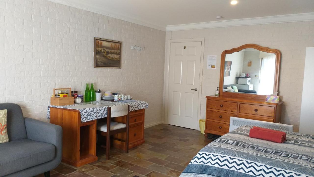 Sweet Home By The Golf Course Canberra Extérieur photo