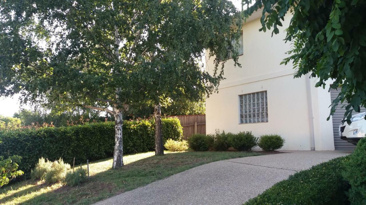 Sweet Home By The Golf Course Canberra Extérieur photo